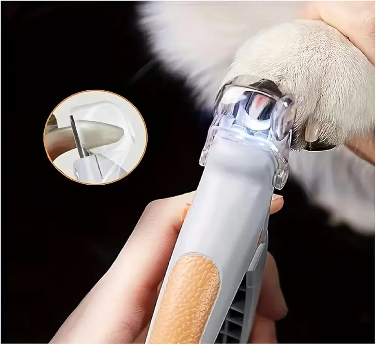 SEDLAV PetiCare – ناخنگیر حیوانات با چراغ LED – دسته راحت – مناسب سگهای کوچک و گربه – همراه بزرگنمایی ۵ برابری برای برش دقیق 🐶🐱✂️